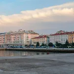 Homey I The Five Lägenhet Trieste