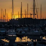 Homey I The Five Apartment *