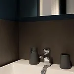 Homey I The Five Apartment