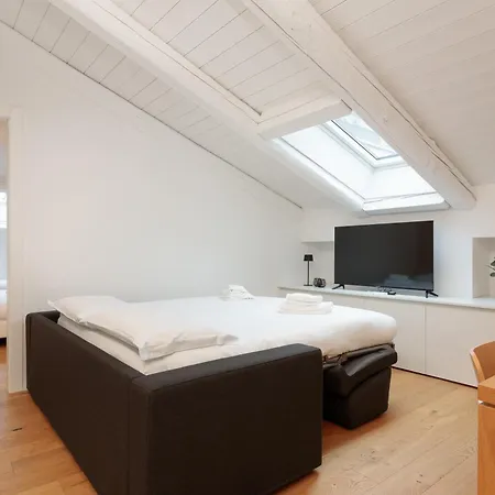 Homey I The Five Apartment