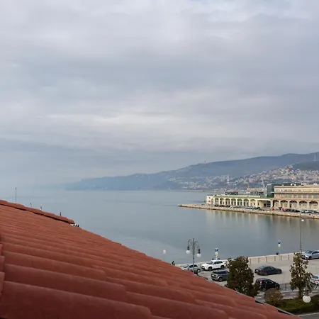 Homey I The Five Appartamento Trieste