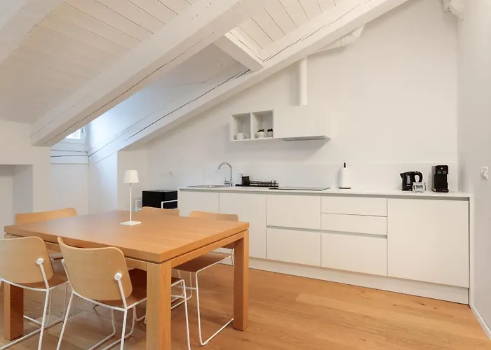 Homey I The Five * Triest