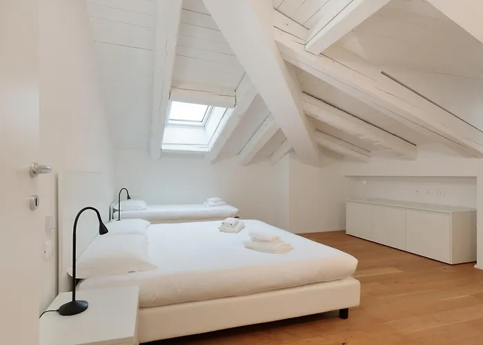 Homey I The Five Apartment *