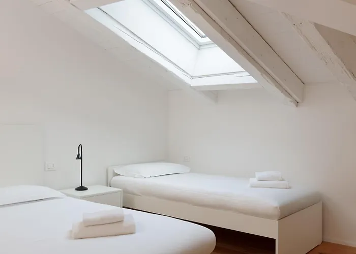 Homey I The Five * Triest