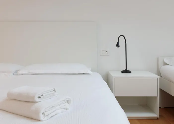 Apartment Homey I The Five *