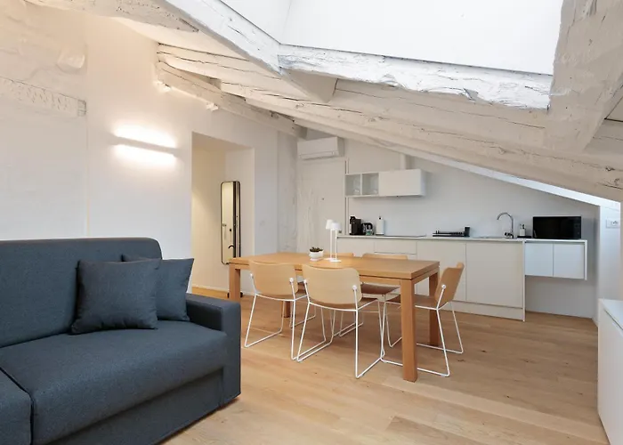 Homey I The Five Triest