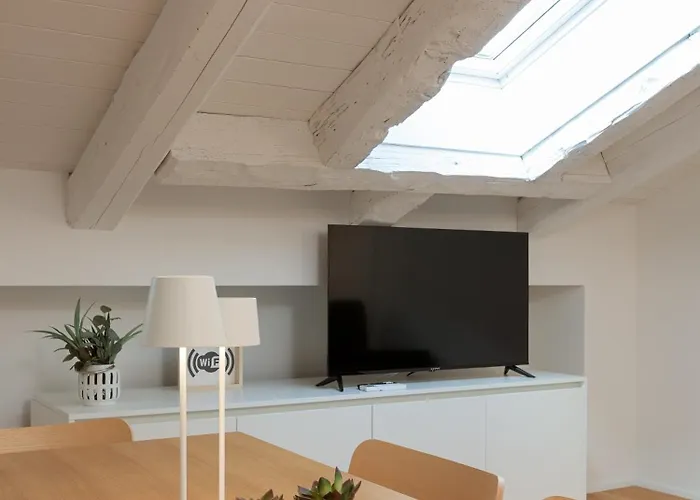 Apartment Homey I The Five *