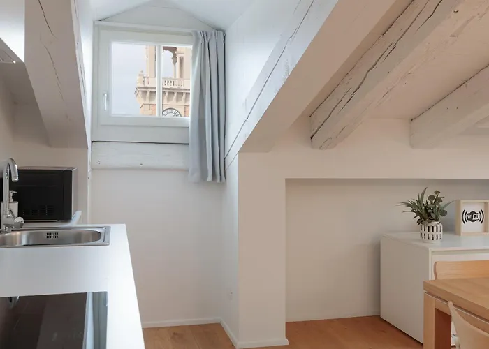 Apartment Homey I The Five