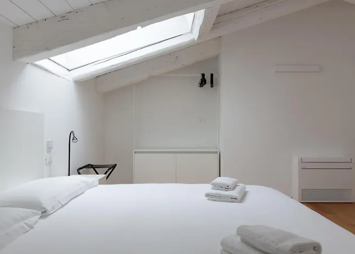 Apartment Homey I The Five *