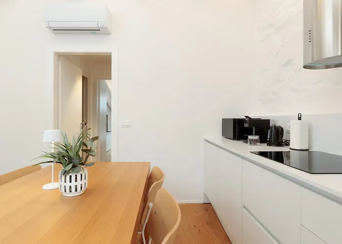 Homey I The Five * Triest