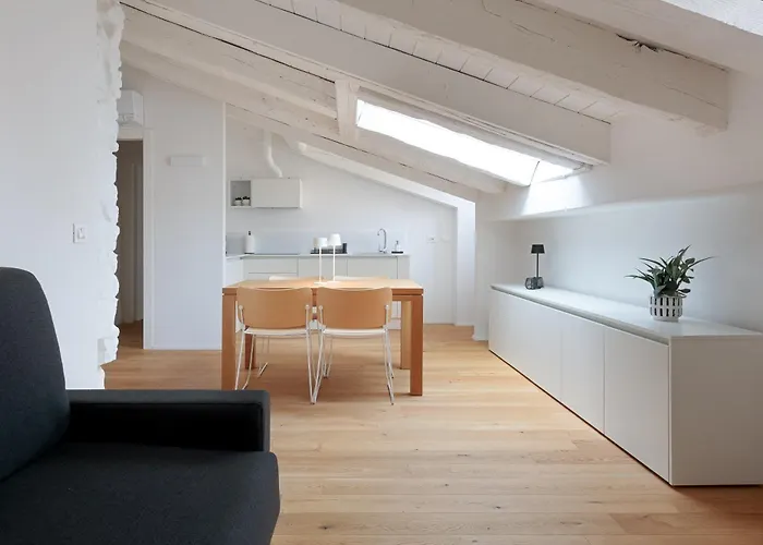 Apartment Homey I The Five *