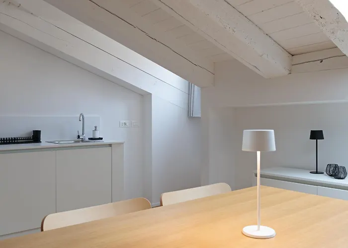 Apartment Homey I The Five *