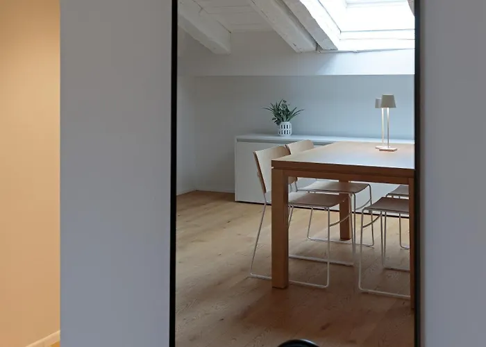 Homey I The Five Apartment *