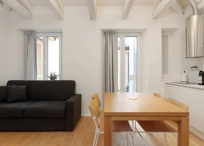 Homey I The Five * Triest