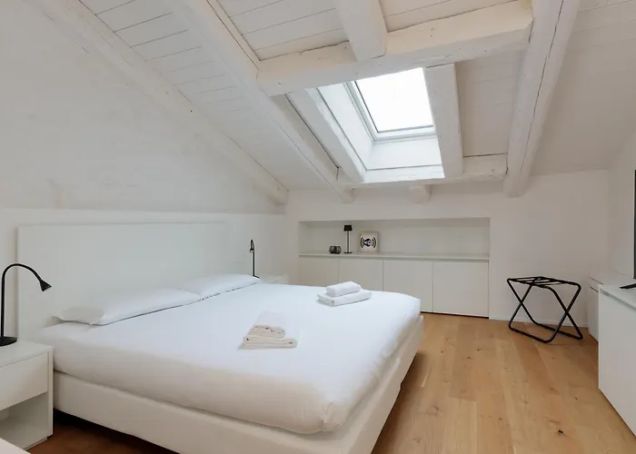 Apartment Homey I The Five *