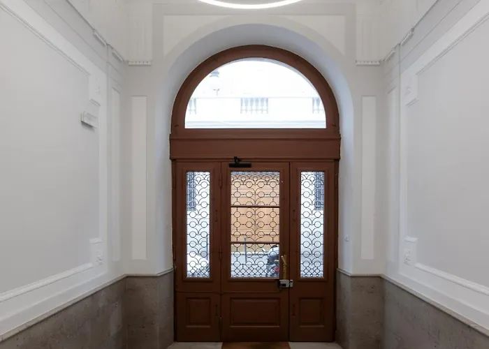 Homey I The Five * Triest